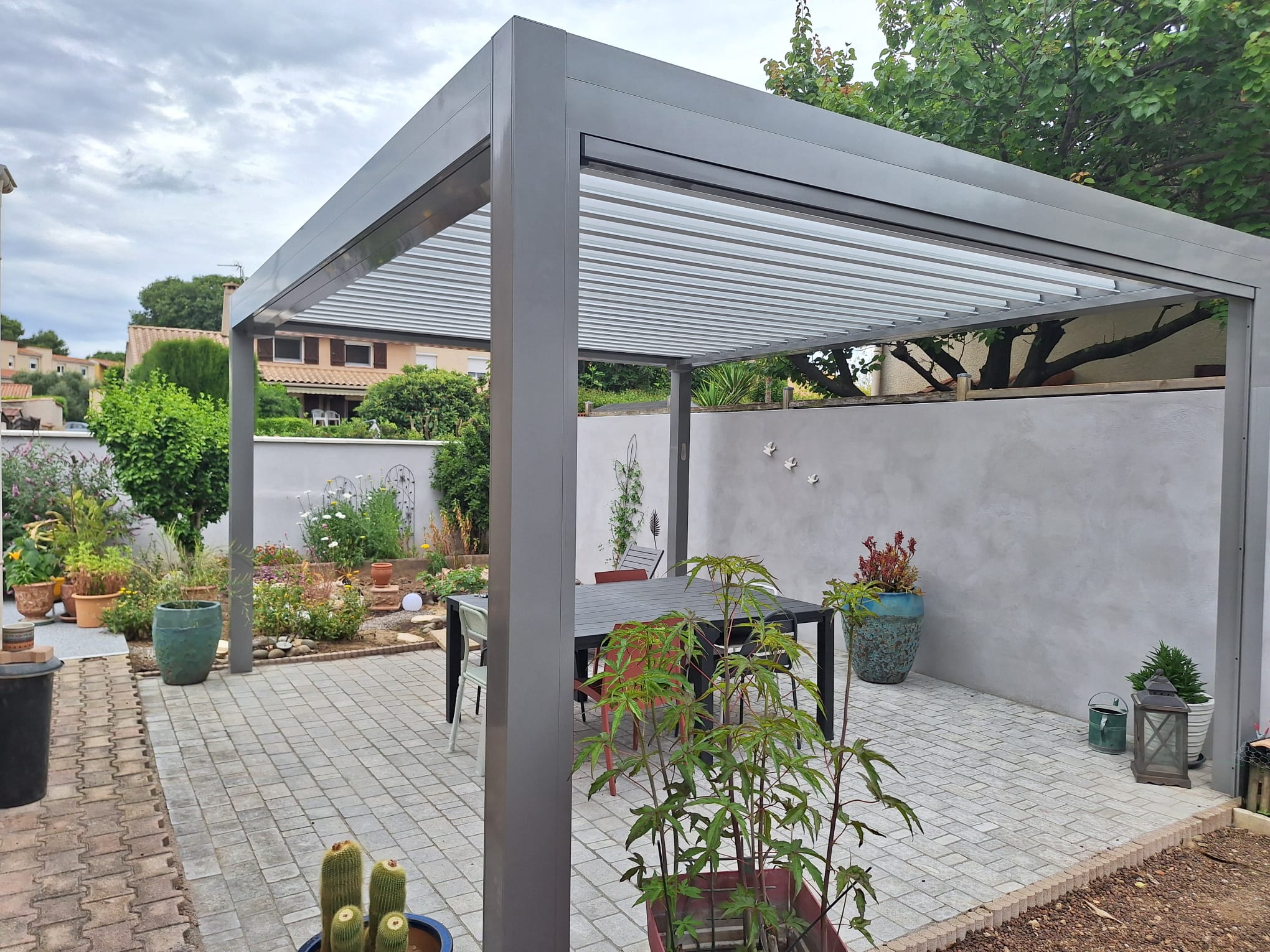 MAI 2025 INSTALLATION D UNE PERGOLA BIO CLIMATIQUE 