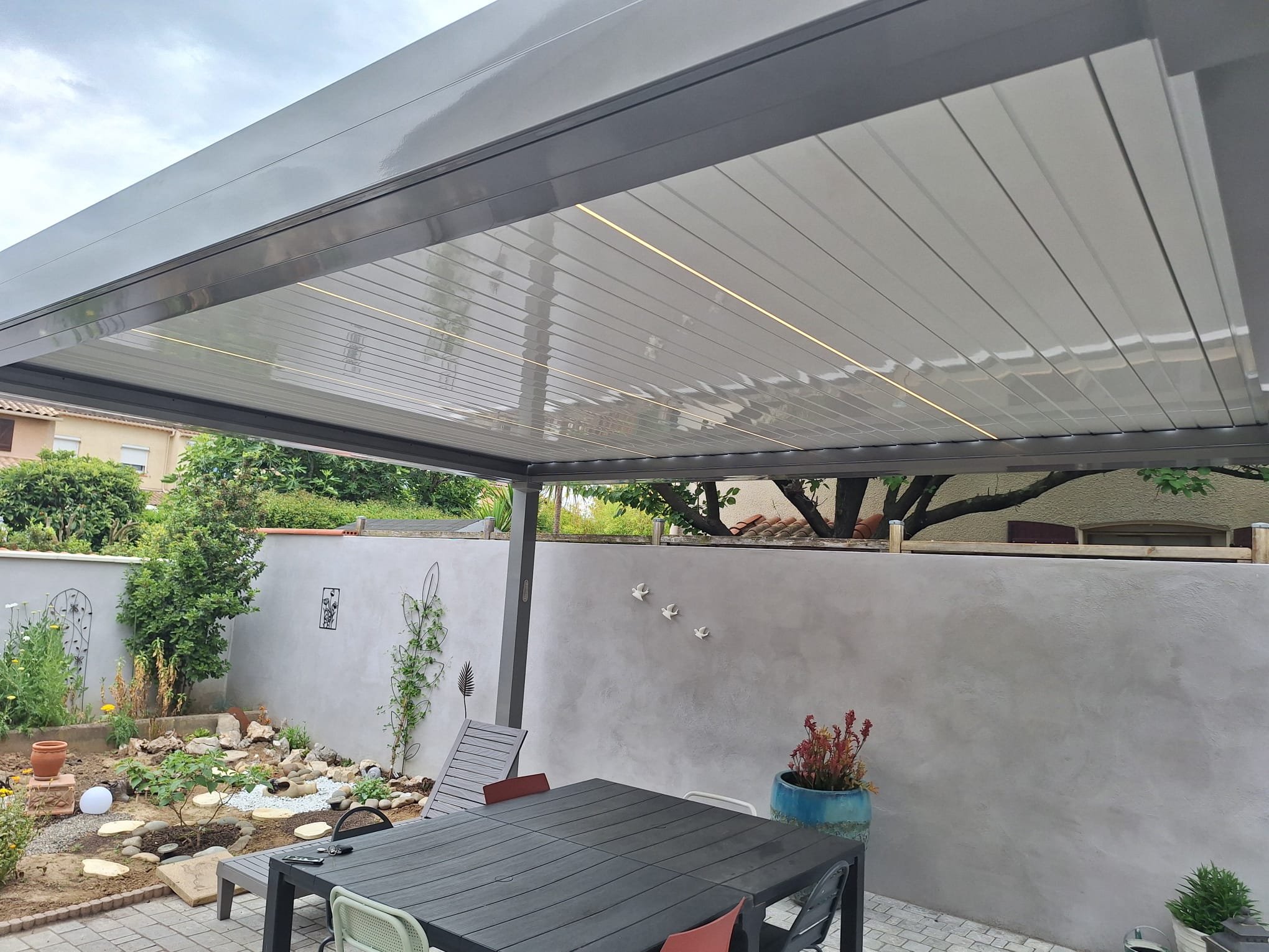 MAI 2025 INSTALLATION D UNE PERGOLA BIO CLIMATIQUE 
