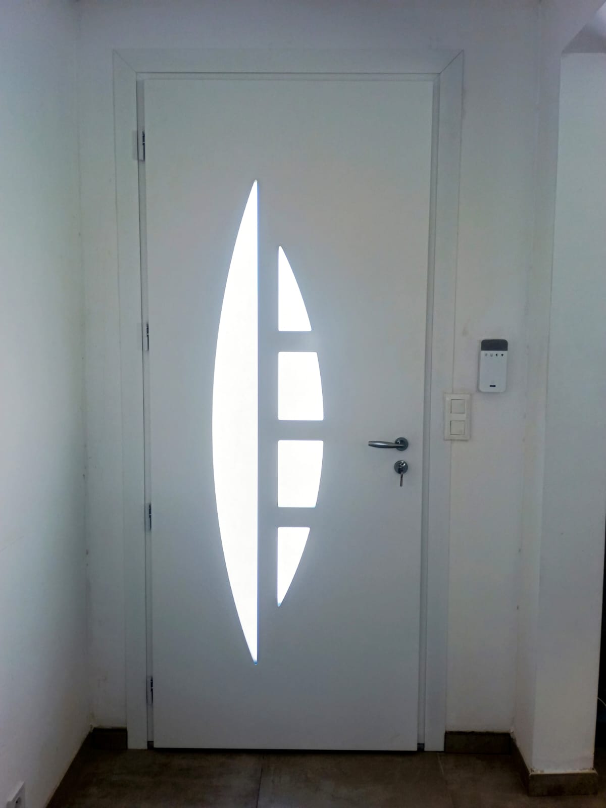 16 MAI 2025 POSE D UNE PORTE D ENTREE ALUMINIUM