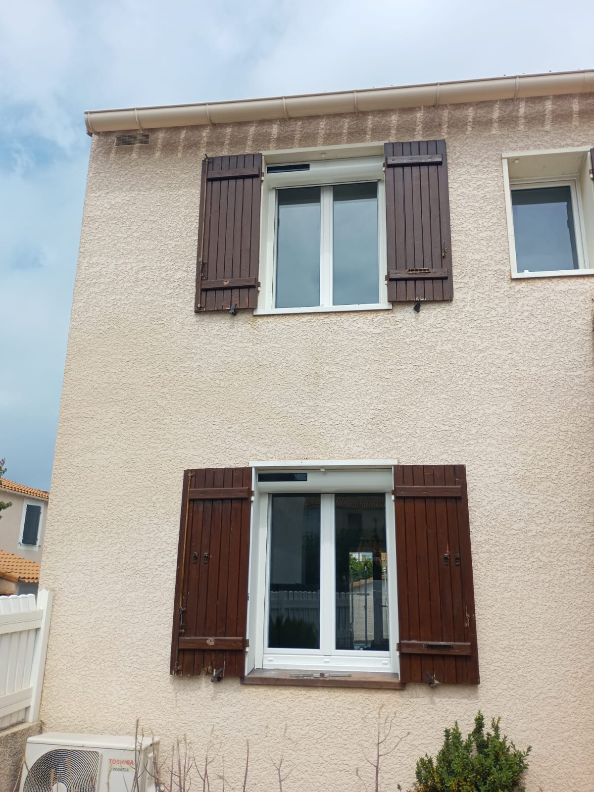 13/06/2025 Pose de fenetres PVC et volants roulants solaires 