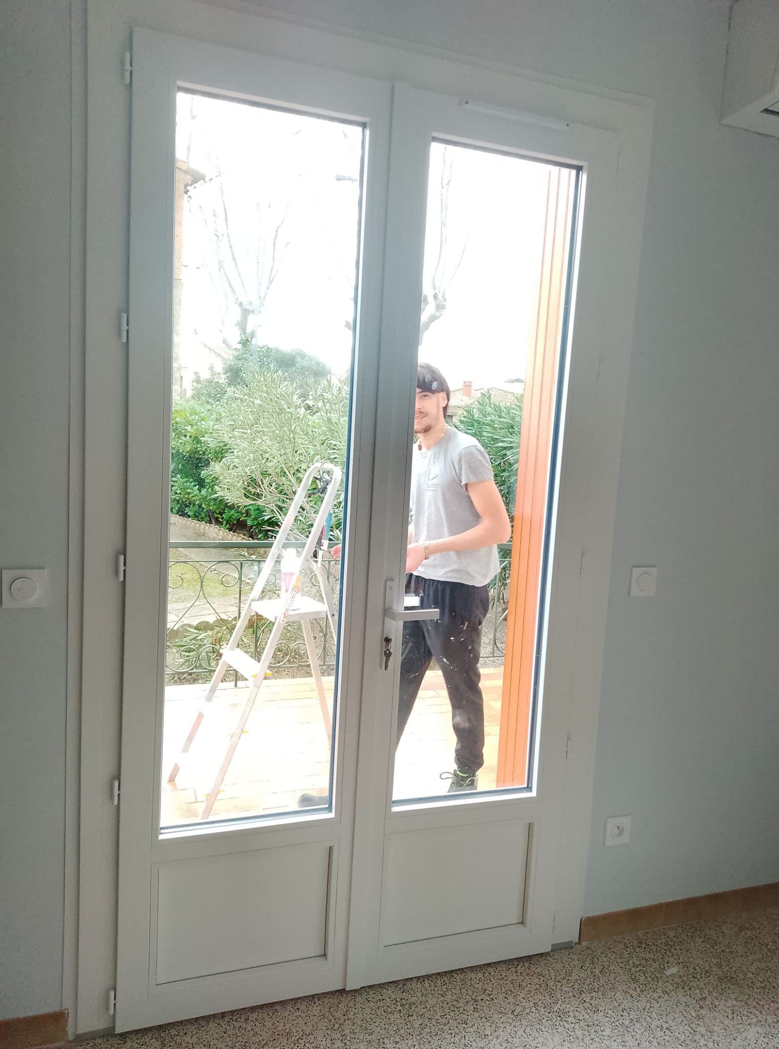 20/02/2026 REMPLACEMENT FENETRES PORTES FENETRES ET PORTE D ENTREE A PEZENAS 