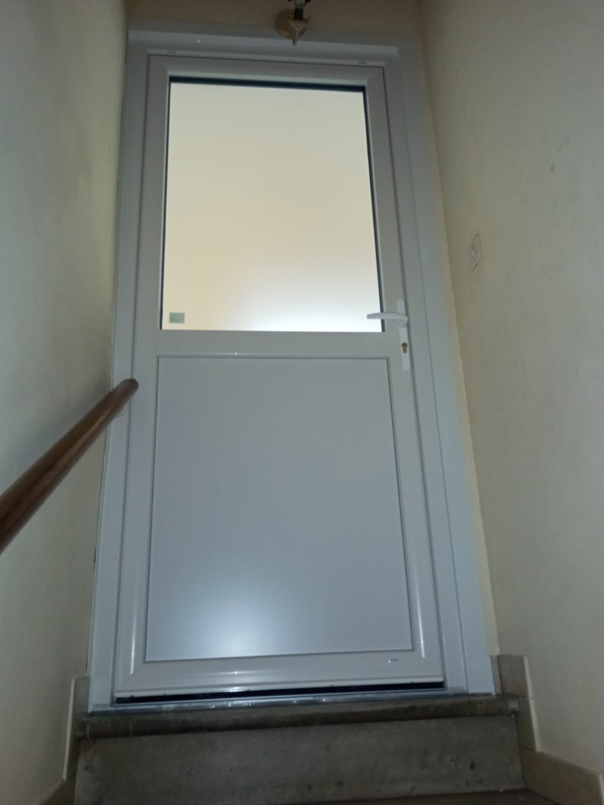 JANVIER 2025 REMPLACEMENT VITRAGE , POSE CHASSIS FIXE ET 2 PORTES FENETRES PVC , POSE D UN PORTILLON 