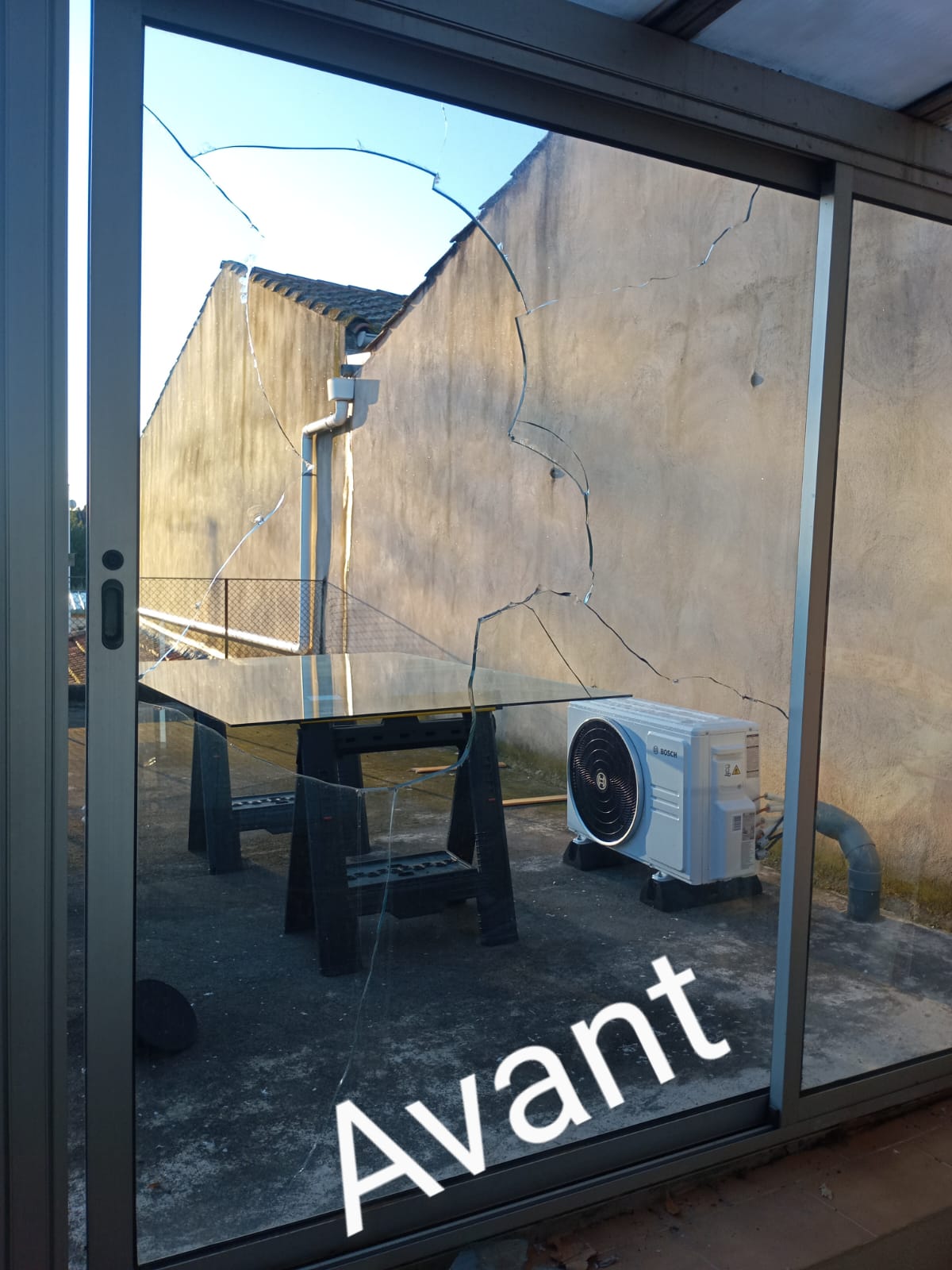 JANVIER 2025 REMPLACEMENT VITRAGE , POSE CHASSIS FIXE ET 2 PORTES FENETRES PVC , POSE D UN PORTILLON 
